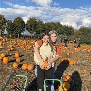 Meet your Posher, Brooke